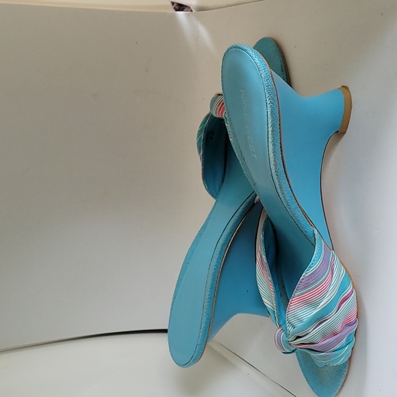 Nine West cloth 2.5" wedge heels - Picture 2 of 6